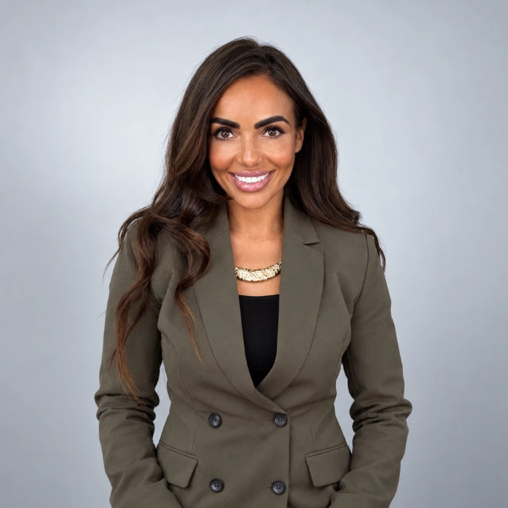 Portrait of Kelly, Client Services Manager for APAC at OOH Global.